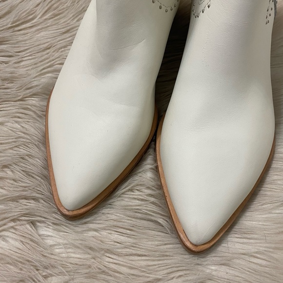 Dolce Vita White Leather Solow Studded Western Booties Cowboy Boots Western - Picture 3 of 10